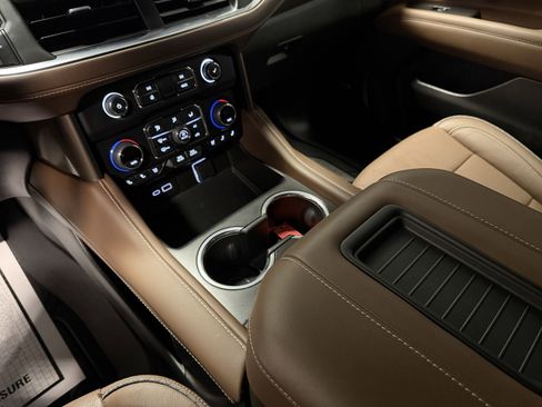 Used 2024 Chevrolet Tahoe High Country image 16