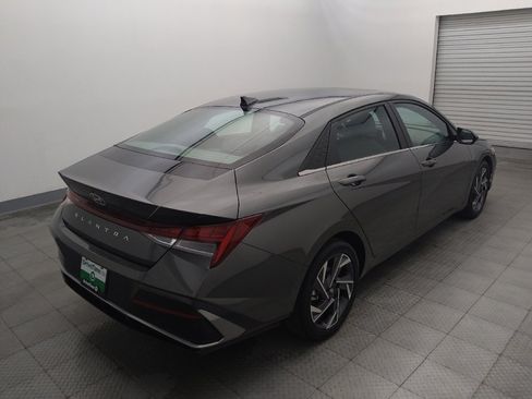 Used 2025 Hyundai Elantra SEL FWD image 9