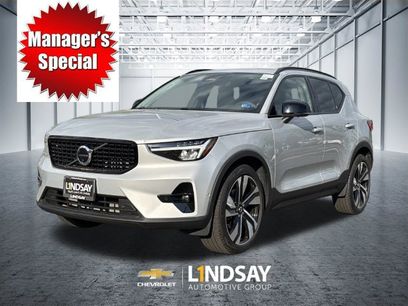 Used 2023 Volvo XC40 B5 Plus w/ Driver Assist Package
