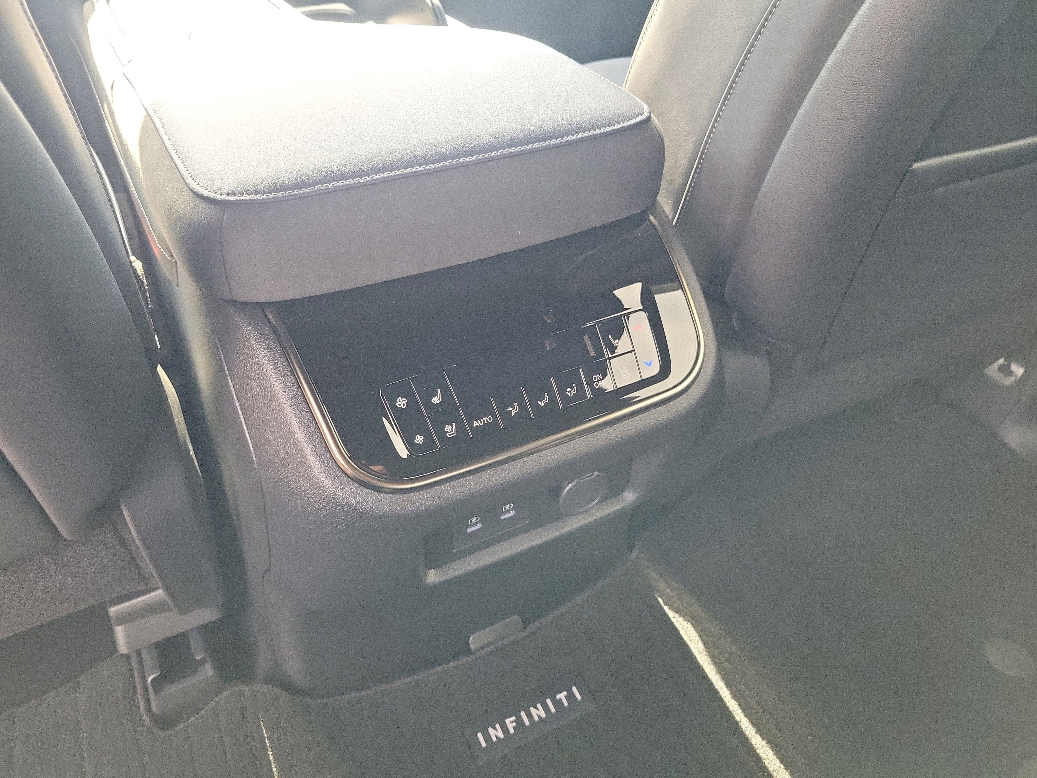 Certified 2026 INFINITI QX80 4WD w/ Sport Exterior Package image 10
