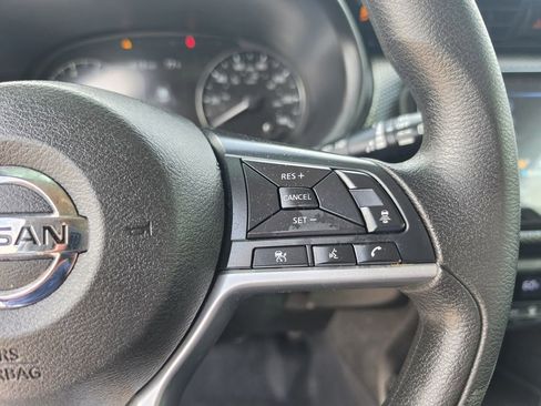 Used 2021 Nissan Kicks SV FWD image 14