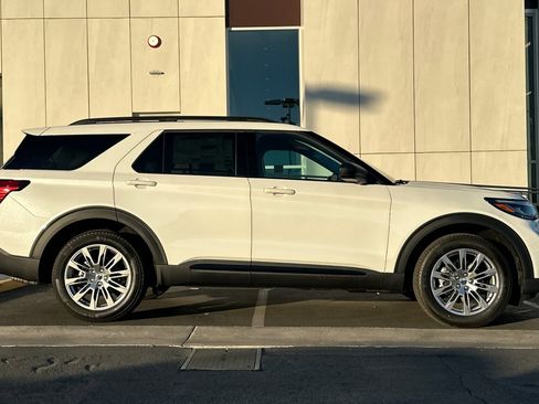 New 2026 Ford Explorer Active w/ Active Comfort Package image 2