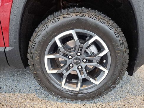 Certified 2025 Chevrolet Equinox ACTIV w/ Safety and Technology Package image 7