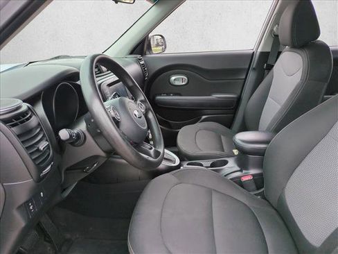 Used 2018 Kia Soul + FWD image 15