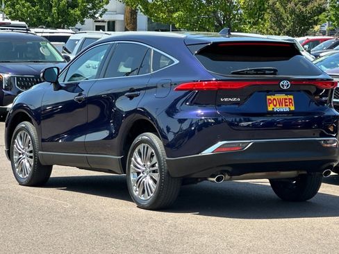 Used 2023 Toyota Venza AWD/4WD image 6