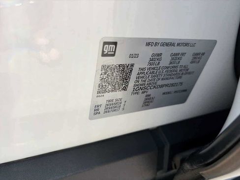 Used 2023 Chevrolet Suburban LT w/ Luxury Package RWD image 32