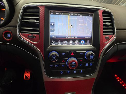 Used 2015 Jeep Grand Cherokee Overland w/ Advanced Technology Group AWD/4WD image 22