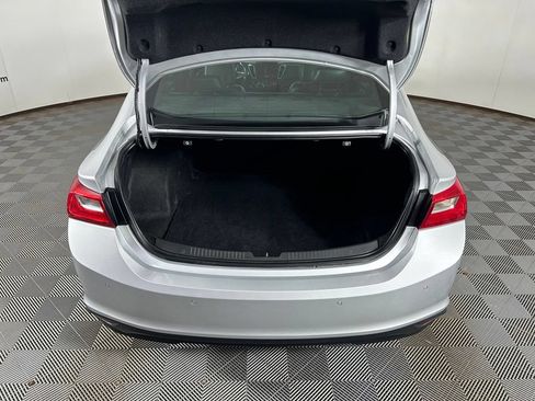 Used 2018 Chevrolet Malibu LT w/ Leather Package FWD image 19
