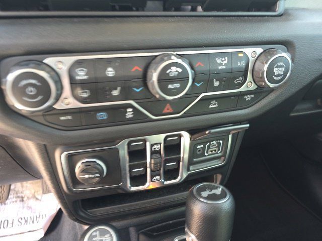 Used 2024 Jeep Wrangler Unlimited w/ Convenience Group AWD/4WD image 15