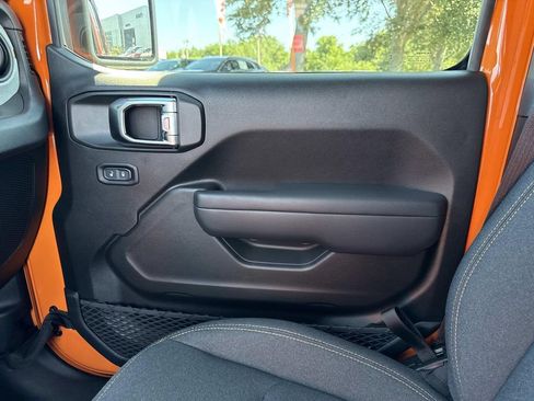 Used 2025 Jeep Wrangler Unlimited Sport AWD/4WD image 33