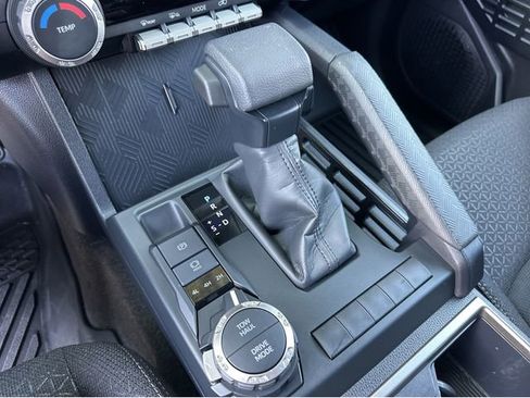 Used 2025 Toyota 4Runner SR5 AWD/4WD image 29