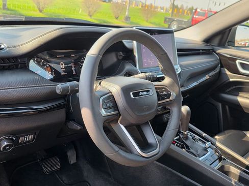 Used 2023 Jeep Compass Altitude image 11