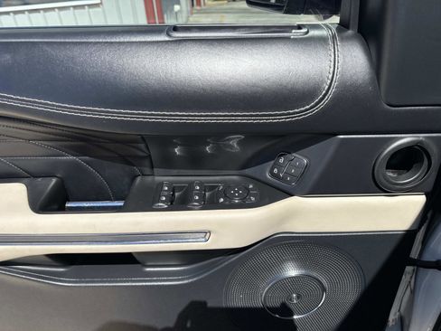 Used 2021 Ford Expedition Platinum RWD image 20
