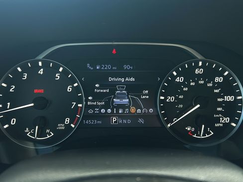 Used 2025 Nissan Frontier SV RWD image 25
