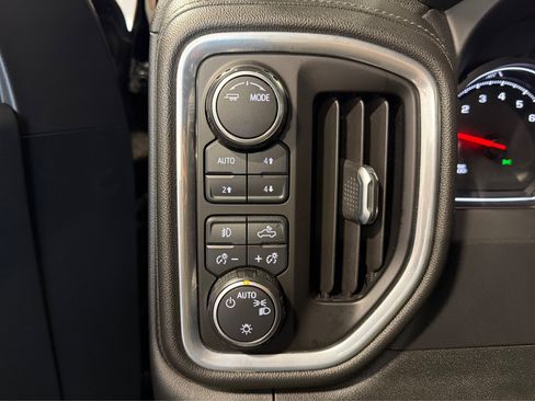 Used 2021 Chevrolet Silverado 1500 LT Trail Boss w/ Convenience Package II AWD/4WD image 22