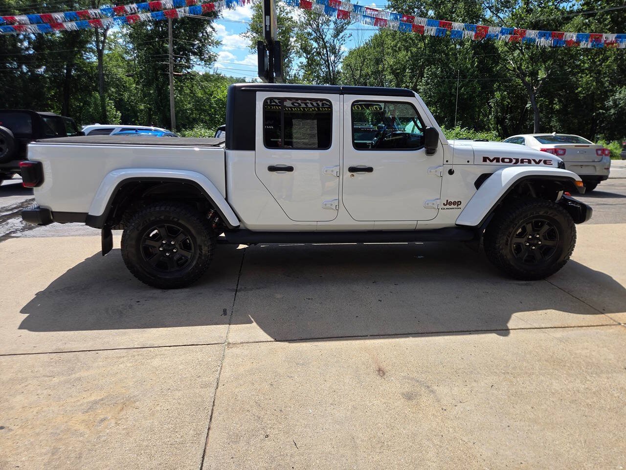 Used 2022 Jeep Gladiator Mojave w/ LED Lighting Group AWD/4WD image 8