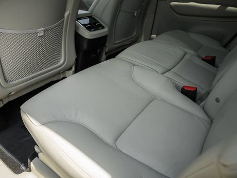 Certified 2024 Volvo XC90 B6 Plus w/ Protection Package Premier AWD/4WD image 33