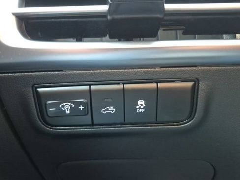 Used 2025 Hyundai Santa Cruz SE AWD/4WD image 33