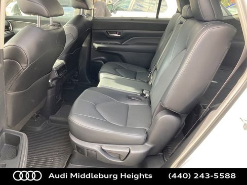 Used 2024 Toyota Grand Highlander XLE image 26