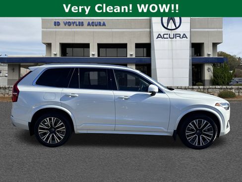 Used 2020 Volvo XC90 T6 Momentum w/ Protection Package image 4