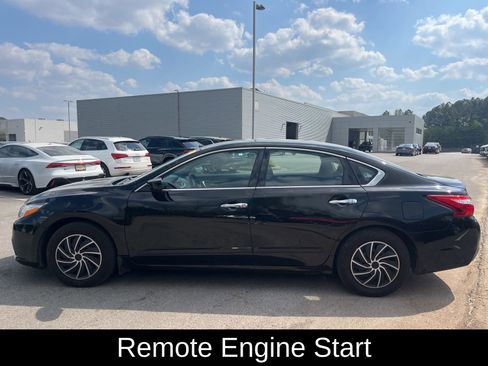 Used 2017 Nissan Altima 2.5 S w/ Power Driver Seat Package image 3