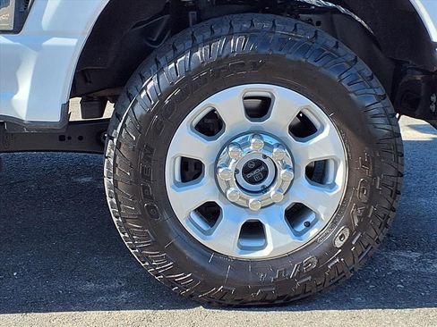 Used 2024 Ford F350 XLT image 9