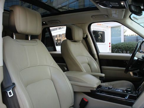 Used 2018 Land Rover Range Rover Supercharged image 24