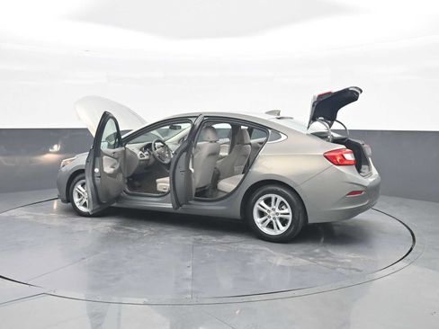 Used 2018 Chevrolet Cruze LT w/ Convenience Package image 45