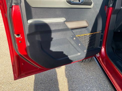 Used 2021 Ford Bronco Badlands image 10