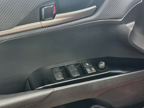 Used 2025 Toyota Camry SE FWD image 15