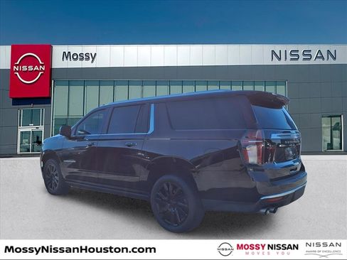 Used 2021 Chevrolet Suburban High Country w/ Premium Package image 5