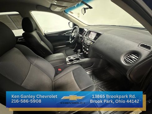 Used 2017 Nissan Pathfinder S image 22