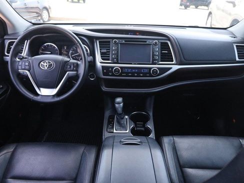 Used 2014 Toyota Highlander Limited AWD/4WD image 17