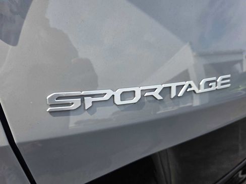 Used 2025 Kia Sportage SX AWD/4WD image 15