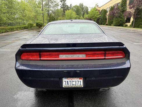 Used 2013 Dodge Challenger R/T RWD image 6
