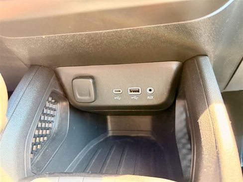 Used 2021 Chevrolet TrailBlazer LT w/ Premium Seating Package AWD/4WD image 21