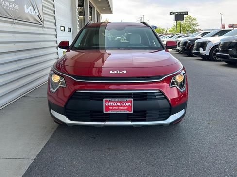 New 2025 Kia Niro EX image 2