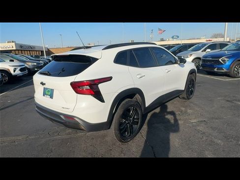 Certified 2024 Chevrolet Trax ACTIV w/ Sunroof Package image 8