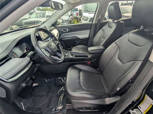 Used 2022 Jeep Compass Latitude AWD/4WD image 17