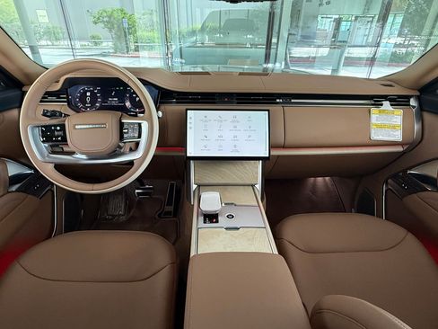New 2026 Land Rover Range Rover SV AWD/4WD image 13