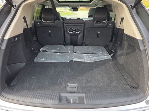 Certified 2025 Acura MDX w/ Technology Package image 18