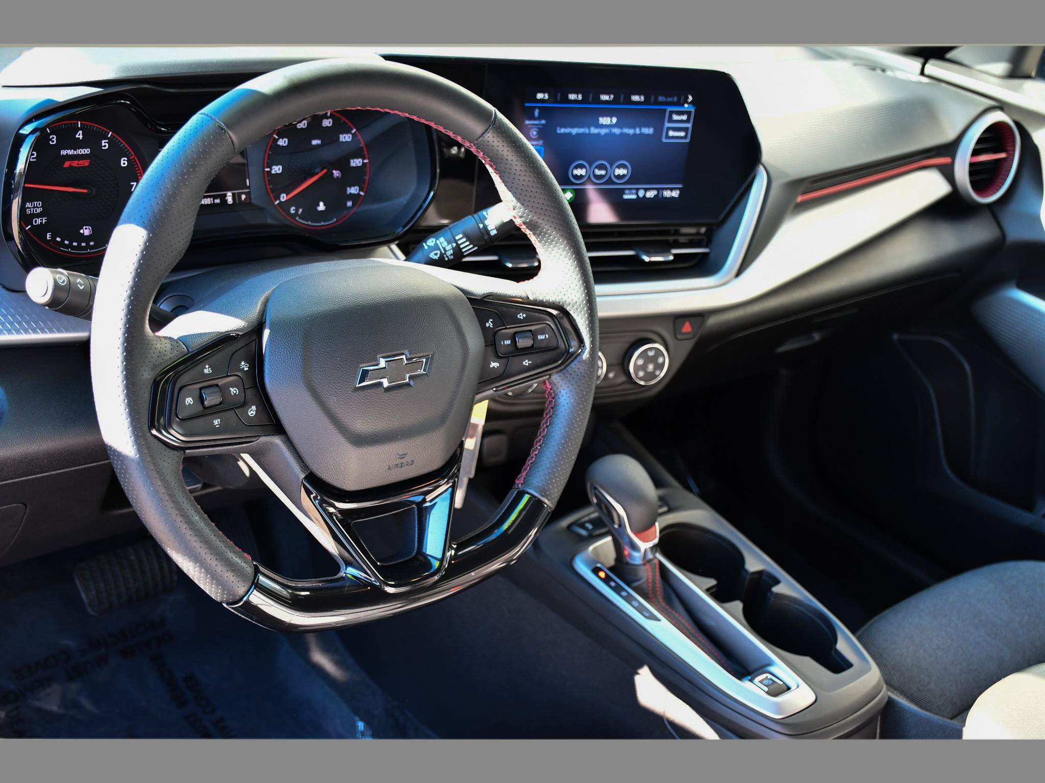 Used 2024 Chevrolet Trax RS w/ Driver Confidence Package FWD image 13