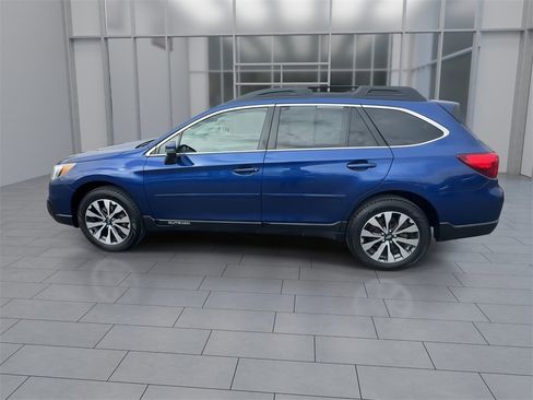 Used 2017 Subaru Outback 2.5i Limited image 5