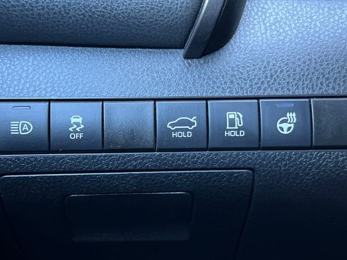 Used 2022 Toyota Camry SE FWD image 29