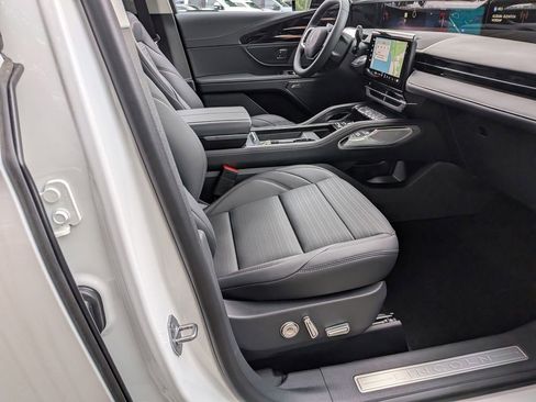 New 2026 Lincoln Nautilus Reserve AWD/4WD image 30