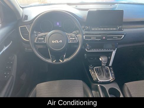 Used 2023 Kia Seltos S w/ Navigation Package AWD/4WD image 5