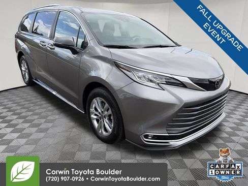 Used 2026 Toyota Sienna Limited FWD image 1