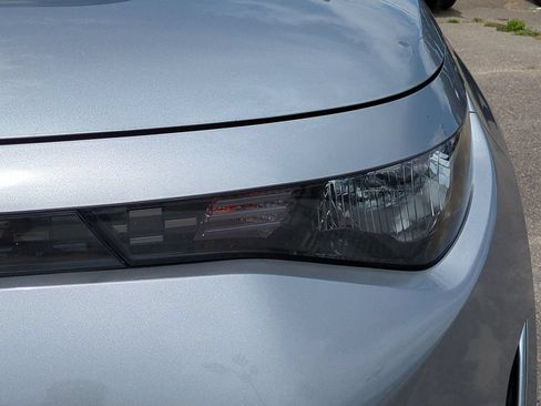 Certified 2025 Kia Soul LX w/ LX Technology Package FWD image 10
