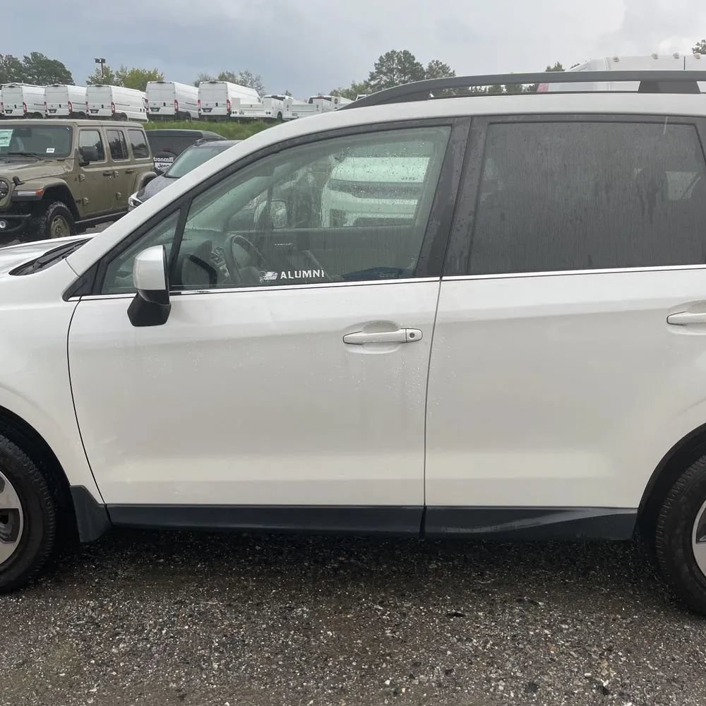 Used 2017 Subaru Forester 2.5i Limited w/ Protection Package #2 AWD/4WD image 4