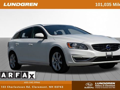 Used 2017 Volvo V60 T5 Premier w/ Convenience Package image 1